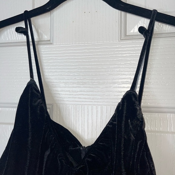 ZARA Blogger Favorite Black Velvet Ruched Mini Dress Size Medium - Picture 8 of 11